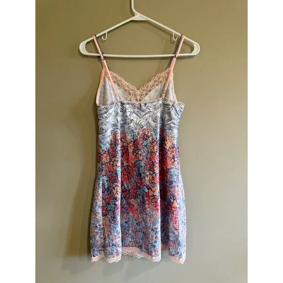 Victorias Secret Floral Lace Trim Chemise Nightgown Pink Blue Satin Slip Medium - Picture 2 of 3